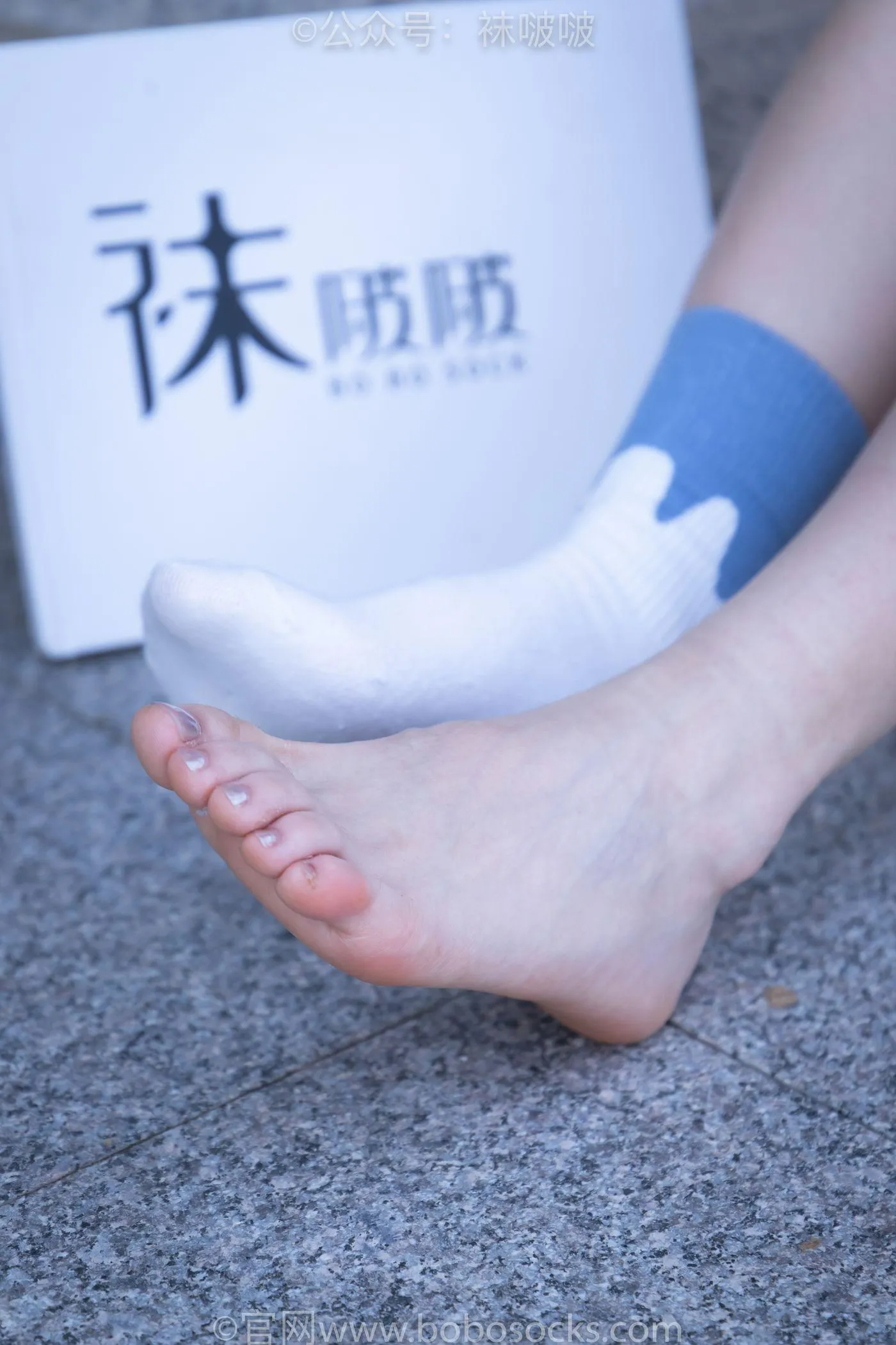 [BoBoSocks袜啵啵]NO.028 小米-运动鞋、白棉袜、裸足 [133P]插图7